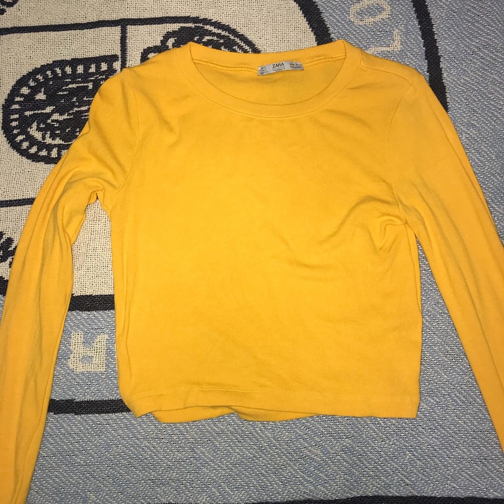 Zara, Yellow long sleeve crop top!